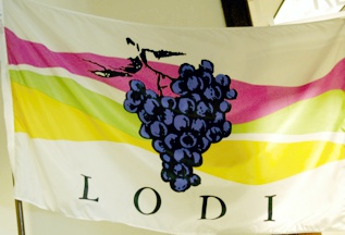 [flag of Lodi, California]